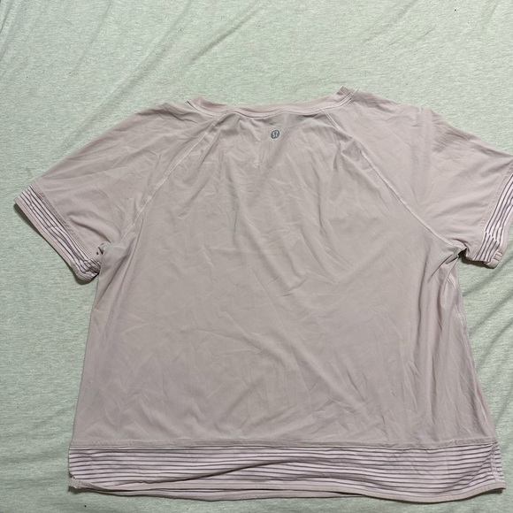 Lululemon T-Shirt - Picture 3 of 3